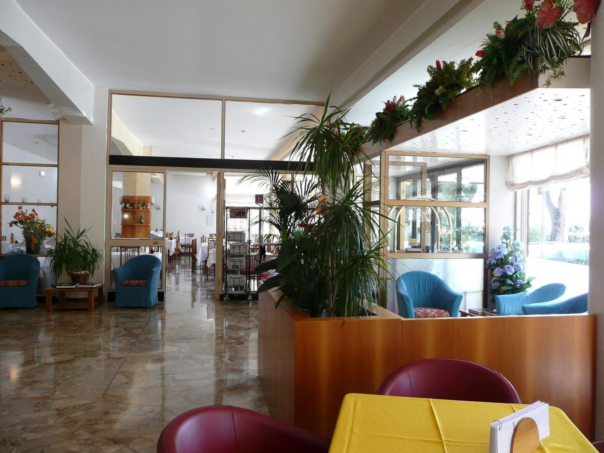 Hotel Splendid 토스콜라노마데노 외부 사진